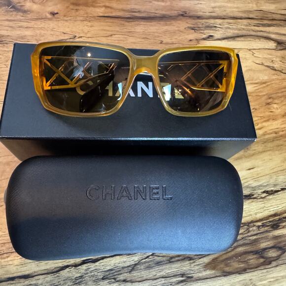 Chanel Wraparound Sunglasses Authentic CoA - Picture 7 of 7